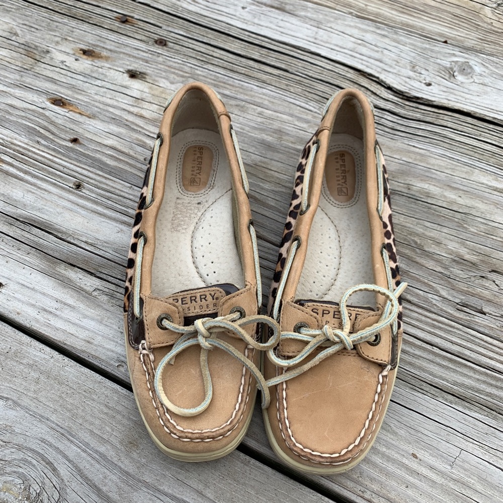 Leopard Sperrys
